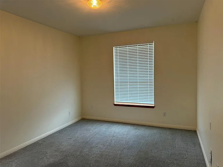 1511 Homewood Cir — Photo 17