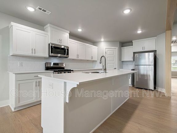 5th image of 629 Wagon Wheel Ave
