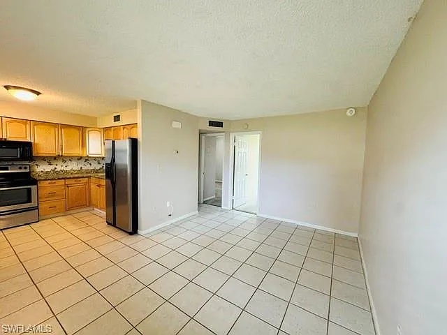 3325 Airport Rd N #L3 — Photo 4