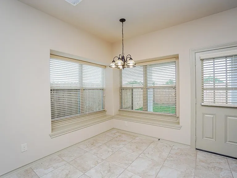 2206 Argos Dr — Photo 15