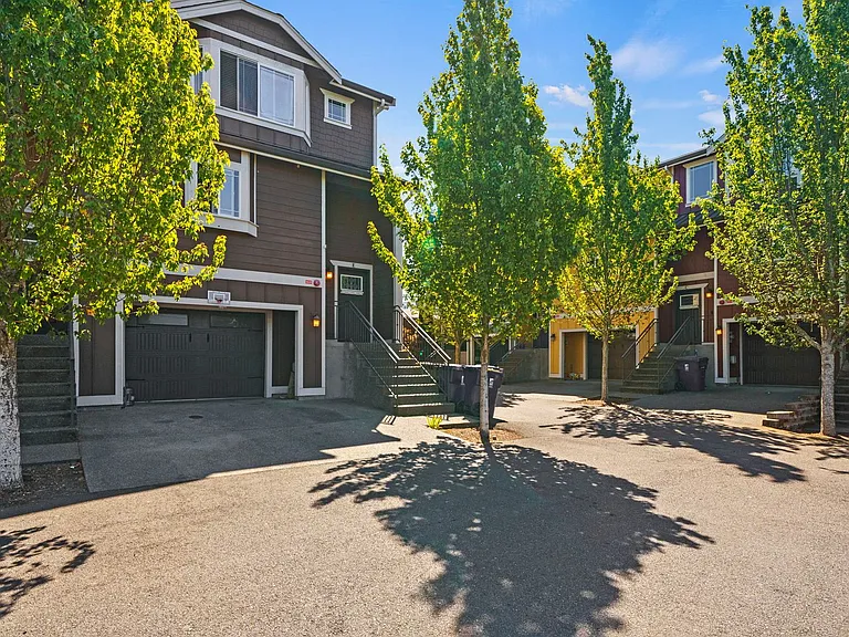 Beautiful Townhomes — Photo 17