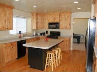 10242 S Locust Ridge Ct, South Jordan, UT 84009