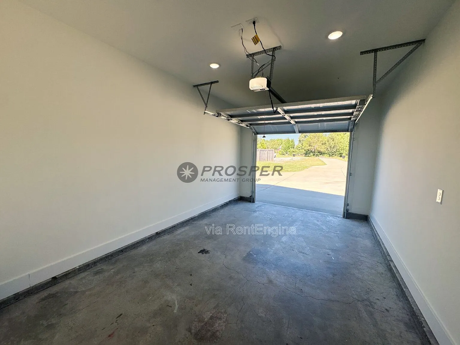 3 bed, 2.5 bath, $1,595 — Photo 4