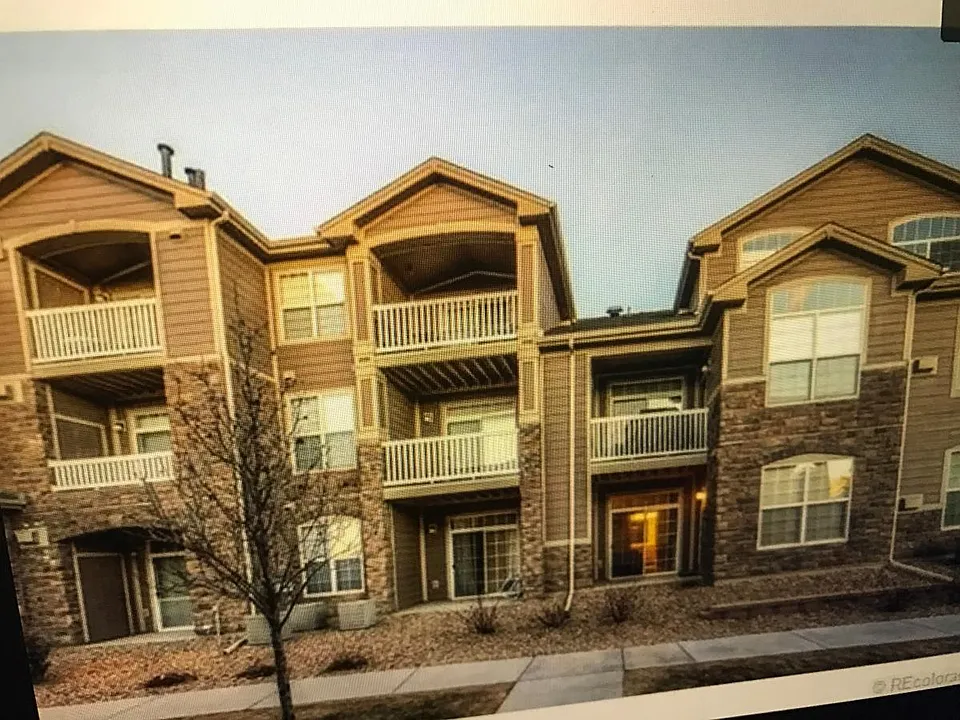 7440 S Blackhawk St #14204