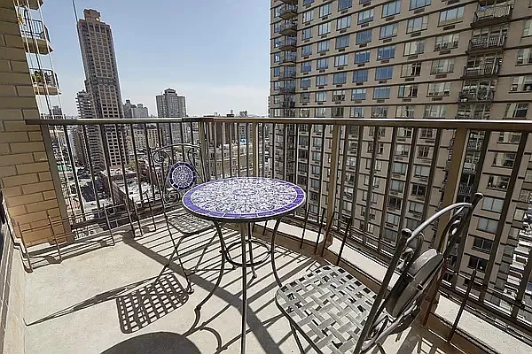 Rented by PocketBroker Inc | media 24