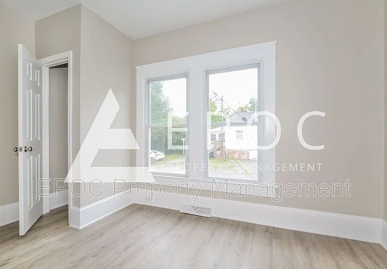 1100 Elwell Ave — Photo 9