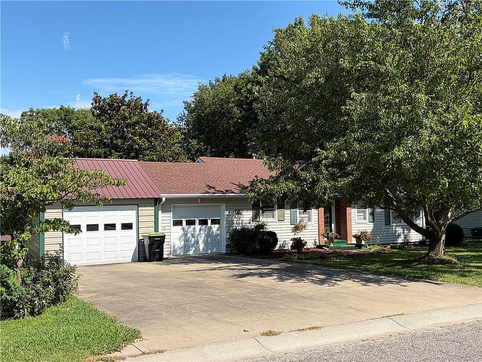 1st image of 501 Eastwood Rd