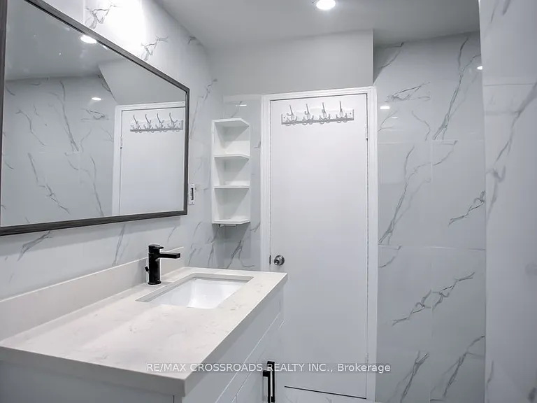66 Bayhampton Cres — Photo 5