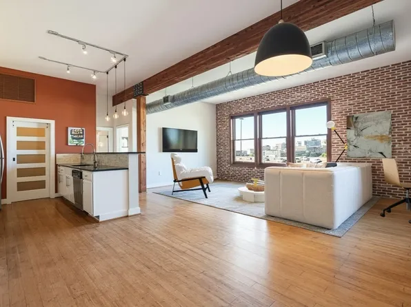 2502 Live Oak St APT 338, Dallas, TX 75204