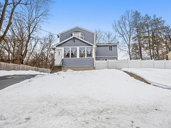 2nd image of 8 Putnam St