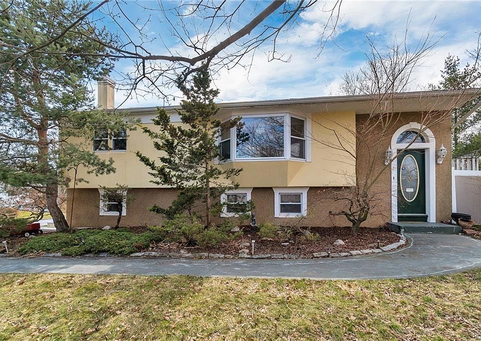 1st image of 21 Royal Cir