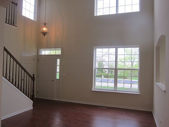 4th image of 701 S Jade Ln
