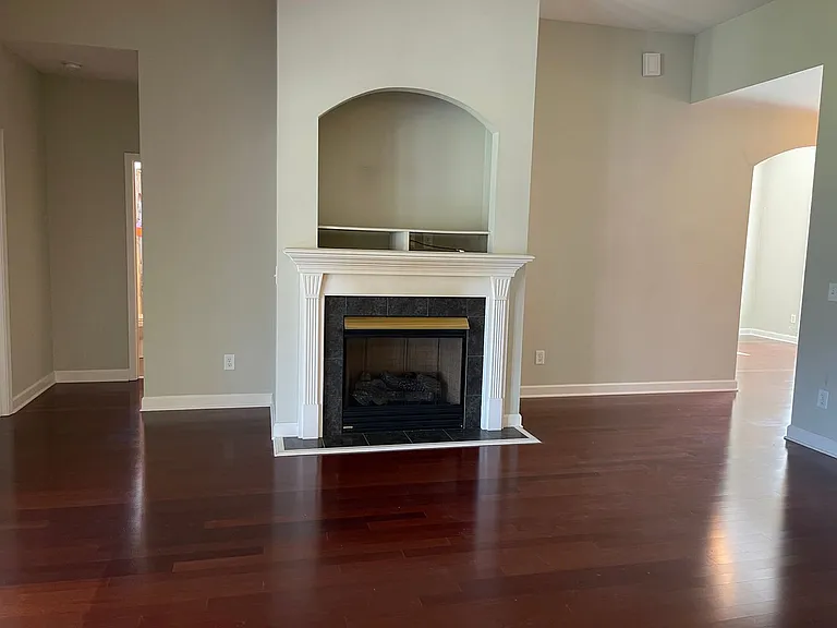 215 Stoners Glen Ct — Photo 12