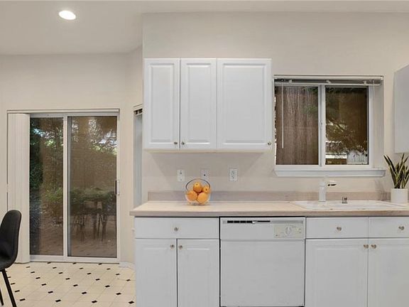 5th image of 9409 178th Pl NE Unit 4