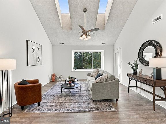 5th image of 4613 Aberdeen Dr