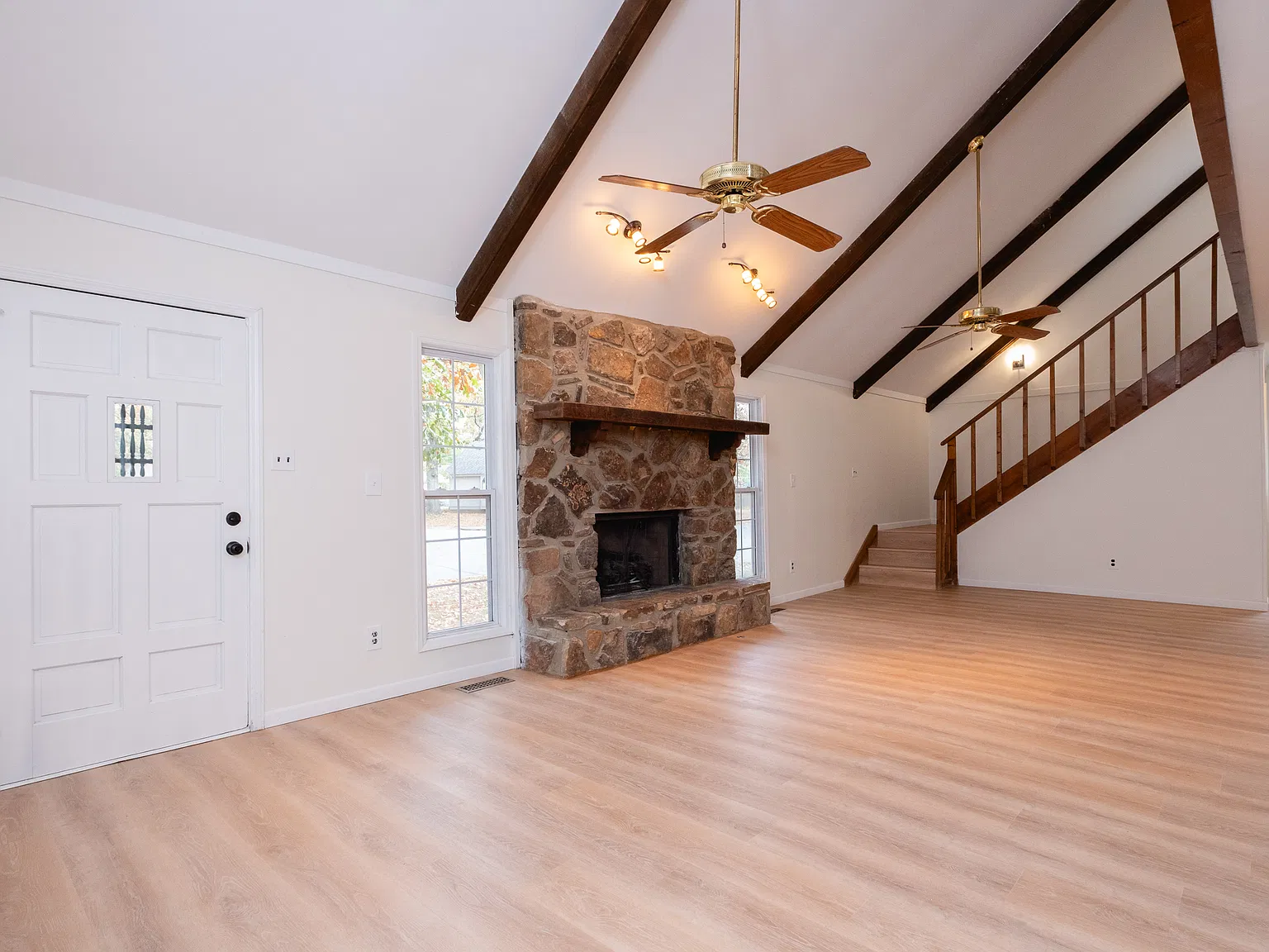 3 bed, 1712 sqft, $2,045 — Photo 4