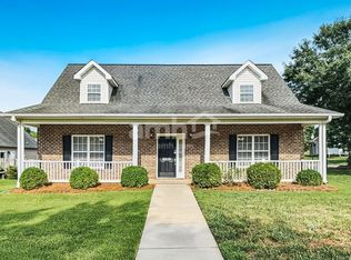 5818 Chesridge Ln, Pfafftown, NC 27040