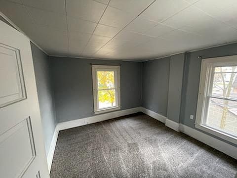 3rd image of 100 Carlton Dr