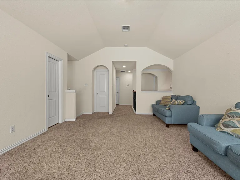 3665 Bainbridge St — Photo 31