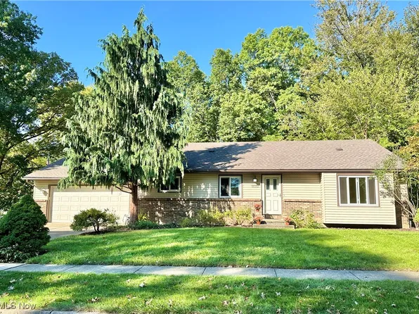 4170 Wood Park Dr, Stow, OH 44224