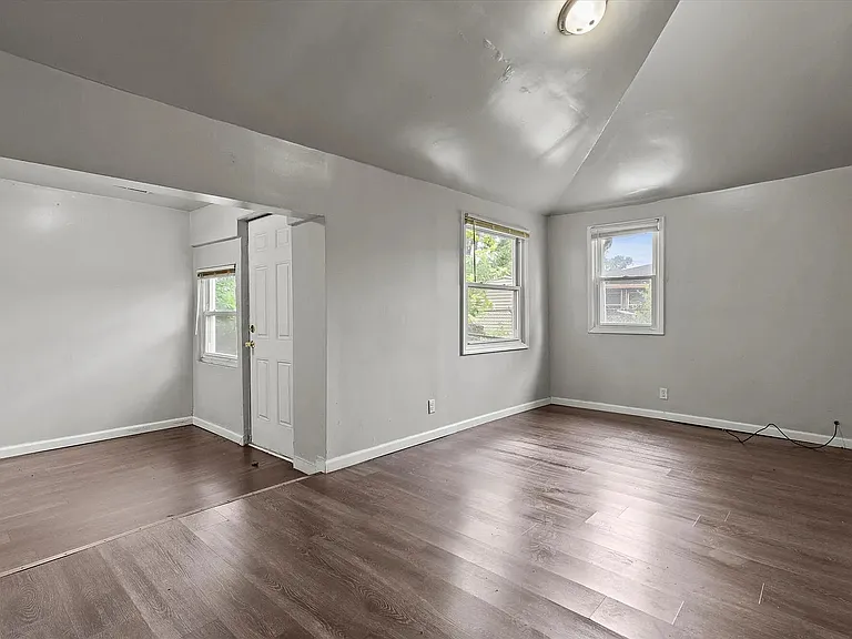 2568 W 19th Pl — Photo 16