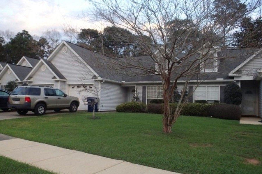 2nd image of 801 Willow Springs Dr