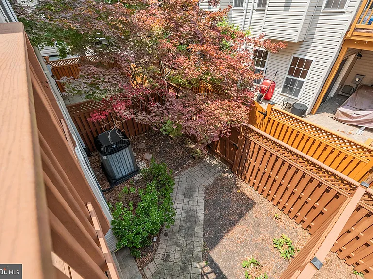 5011 Waple Ln — Photo 38