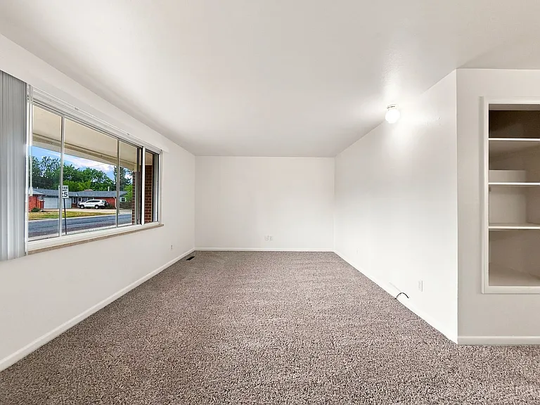 10841 W 68th Pl — Photo 8