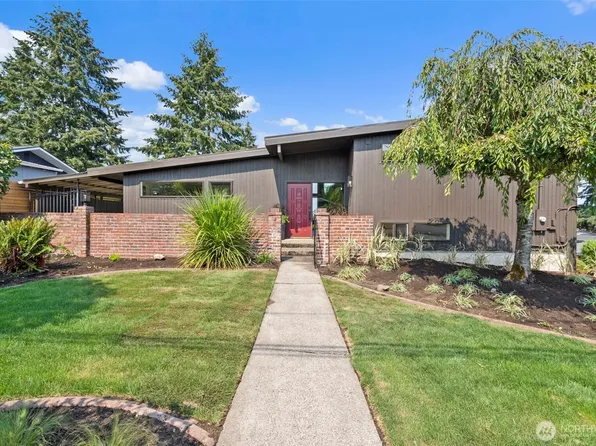 8501 42nd Street W, University Place, WA 98466