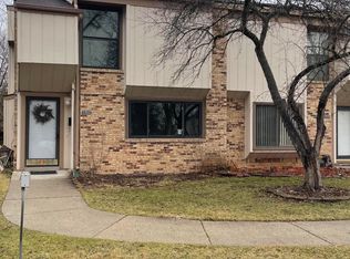 23522 Lahser Rd, Southfield, MI 48033