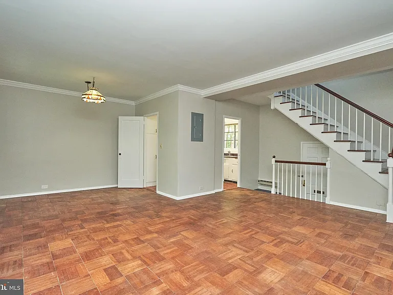 1553 Mount Eagle Pl — Photo 10
