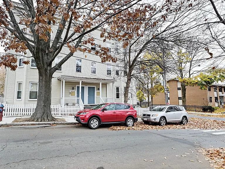 38 Bond St #2F — Photo 11