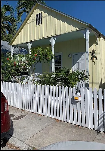832 Olivia St Photo 1