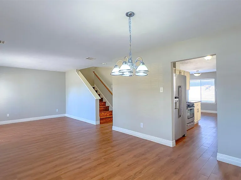 9923 Farrell Dr — Photo 7