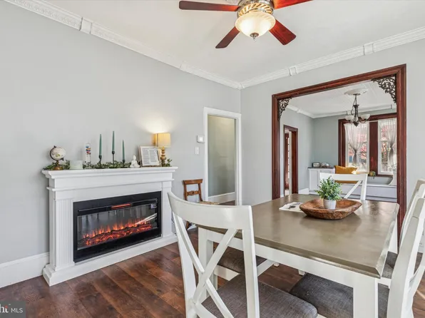 138 W Walnut St, North Wales, PA 19454