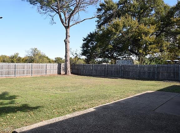 2nd image of 2305 Yale Dr