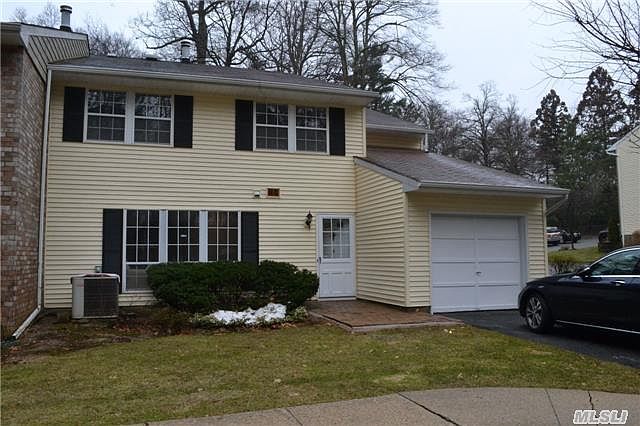 1st image of 4 Woodtree Dr