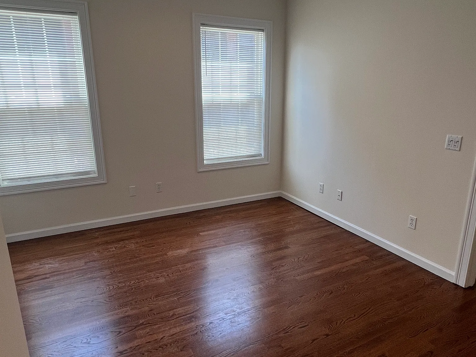 12 Trumbull St — Photo 3