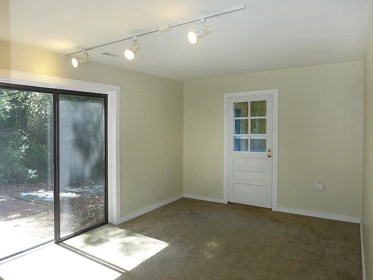 346 Wesley Dr — Photo 10