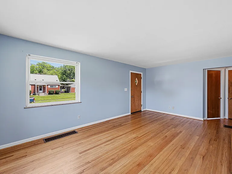 1114 Joetta Dr — Photo 3
