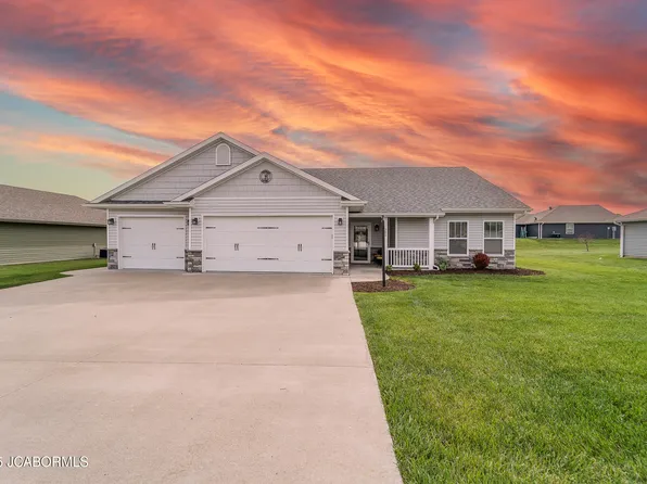 385 Dover Dr, Holts Summit, MO 65043