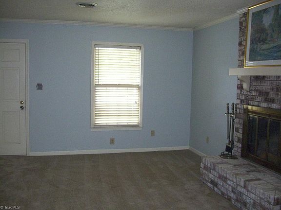 5th image of 4616 Lawndale Dr Unit G