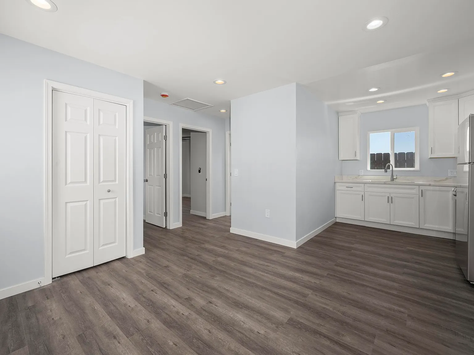 2 bed, 574 sqft, $2,399 — Photo 4
