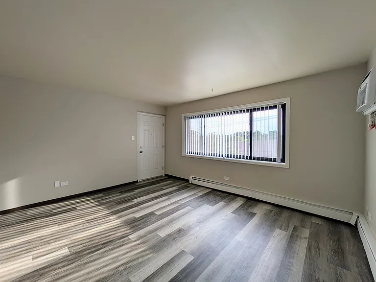 14019 Kilpatrick Ave #3N — Photo 7