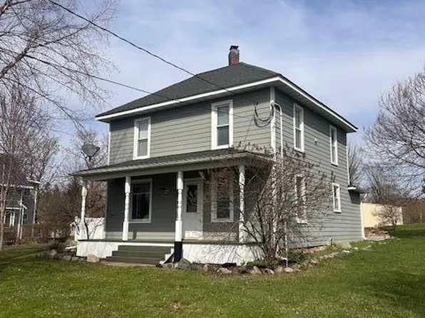 720 1st St N, Waterville, MN 56096