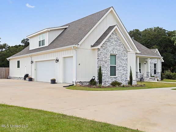 3rd image of 1739 Noble Rd