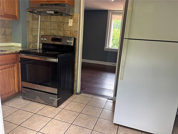 5th image of 2319 Dartmore St