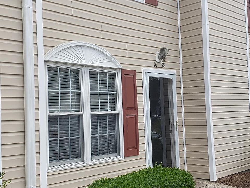 1st image of 1438 Deerpond Ln