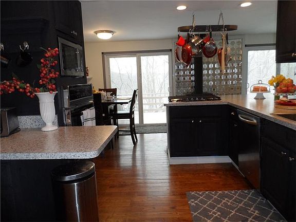 3rd image of 134 Gary Dr