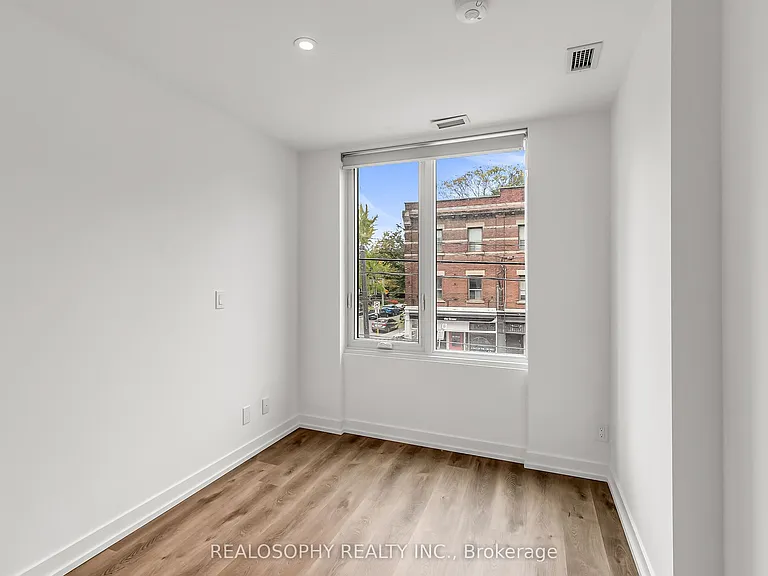 115 Larchmount Ave #308 — Photo 6